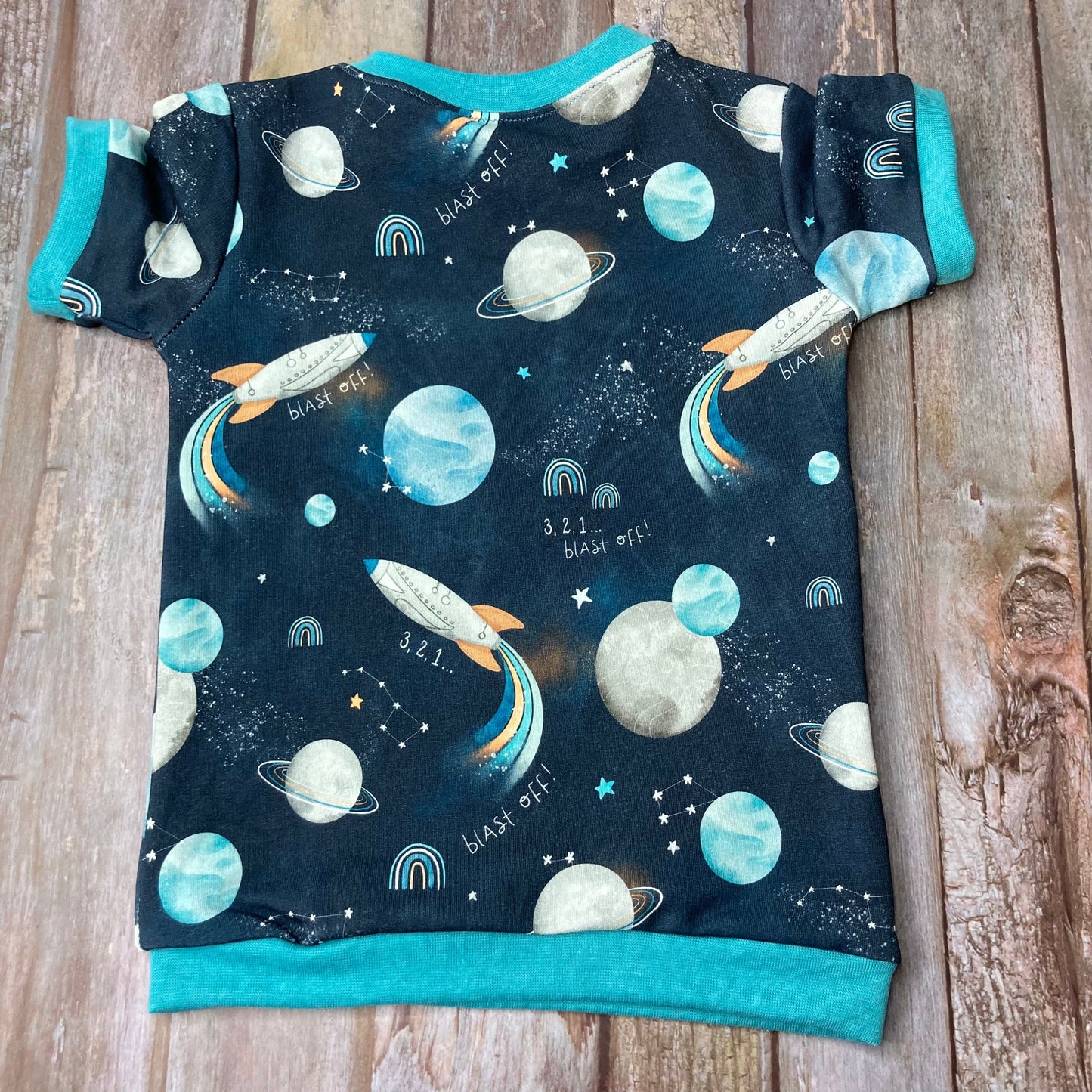 Kids Cuffed T-shirt | Space Rocket Blue